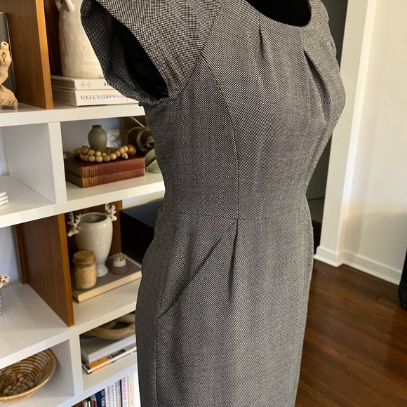 Jcrew dress with pockets and a slit in size 2 - Picture 7 of 8